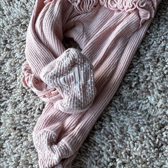 Caden Lane Bamboo Waffle Ruffle Zipper Footie - Picture 7 of 8